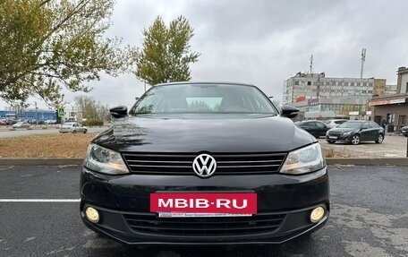 Volkswagen Jetta VI, 2011 год, 1 029 900 рублей, 2 фотография