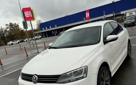 Volkswagen Jetta VI, 2012 год, 1 060 000 рублей, 2 фотография