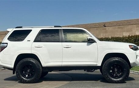 Toyota 4Runner V, 2022 год, 11 113 000 рублей, 8 фотография