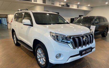 Toyota Land Cruiser Prado 150 рестайлинг 2, 2014 год, 3 350 000 рублей, 3 фотография