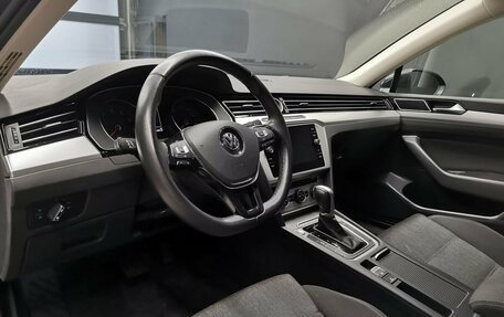 Volkswagen Passat B8 рестайлинг, 2018 год, 2 099 000 рублей, 10 фотография