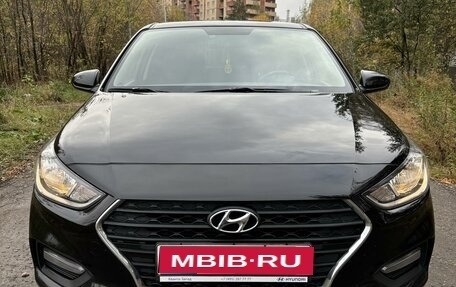 Hyundai Solaris II рестайлинг, 2018 год, 1 350 000 рублей, 1 фотография