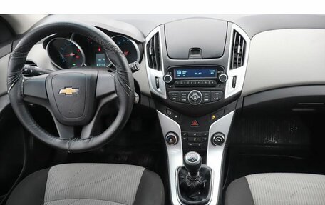 Chevrolet Cruze II, 2014 год, 800 000 рублей, 9 фотография