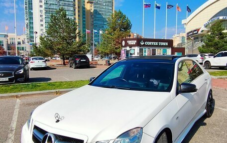 Mercedes-Benz E-Класс, 2011 год, 1 500 000 рублей, 2 фотография