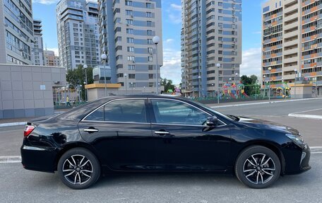 Toyota Camry, 2017 год, 2 650 000 рублей, 10 фотография