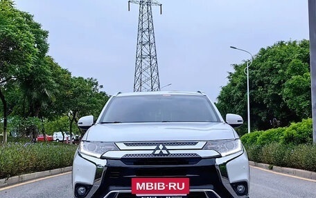 Mitsubishi Outlander III рестайлинг 3, 2021 год, 2 152 000 рублей, 3 фотография