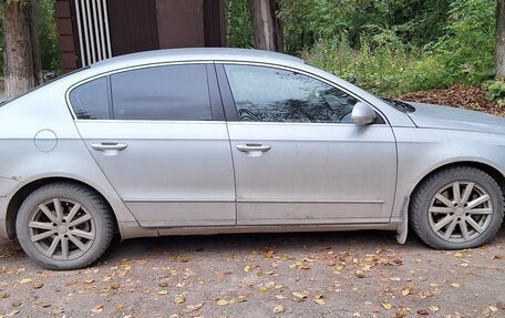 Volkswagen Passat B6, 2007 год, 550 000 рублей, 17 фотография