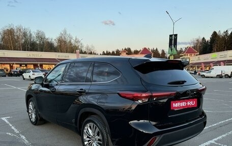 Toyota Highlander, 2021 год, 4 950 000 рублей, 5 фотография