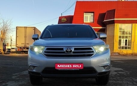 Toyota Highlander III, 2011 год, 2 200 000 рублей, 5 фотография