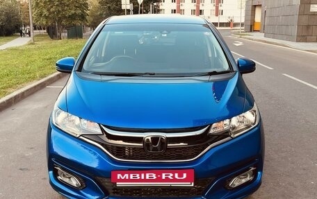 Honda Fit III, 2019 год, 1 500 000 рублей, 2 фотография