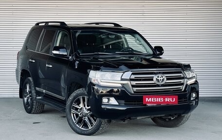 Toyota Land Cruiser 200, 2015 год, 5 549 000 рублей, 3 фотография