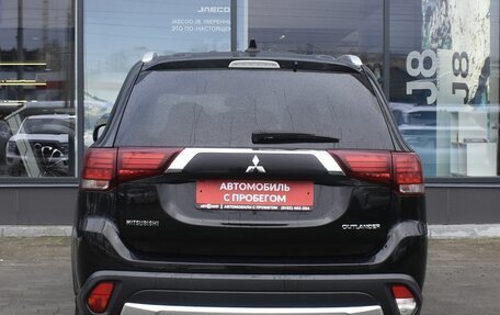 Mitsubishi Outlander III рестайлинг 3, 2018 год, 2 414 000 рублей, 6 фотография