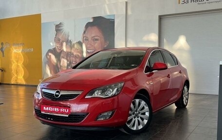 Opel Astra J, 2011 год, 799 000 рублей, 1 фотография