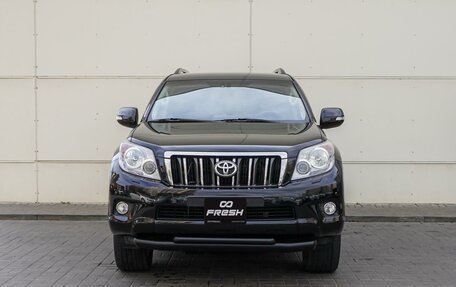 Toyota Land Cruiser Prado 150 рестайлинг 2, 2013 год, 3 248 000 рублей, 3 фотография