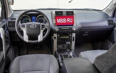 Toyota Land Cruiser Prado 150 рестайлинг 2, 2013 год, 3 248 000 рублей, 6 фотография