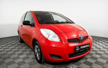 Toyota Yaris III рестайлинг, 2010 год, 569 000 рублей, 3 фотография