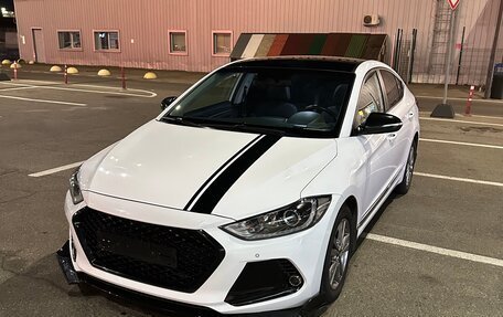 Hyundai Elantra VI рестайлинг, 2018 год, 1 800 000 рублей, 10 фотография