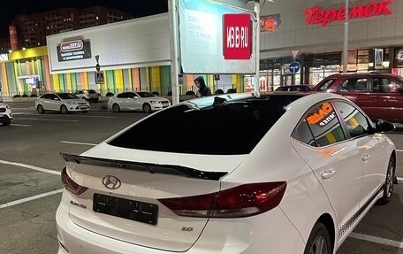 Hyundai Elantra VI рестайлинг, 2018 год, 1 800 000 рублей, 8 фотография