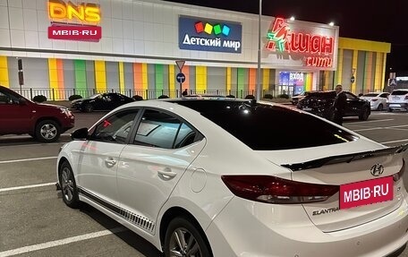 Hyundai Elantra VI рестайлинг, 2018 год, 1 800 000 рублей, 9 фотография