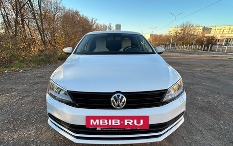 Volkswagen Jetta VI, 2017 год, 1 330 000 рублей, 2 фотография