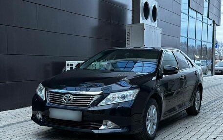 Toyota Camry, 2013 год, 2 090 000 рублей, 2 фотография