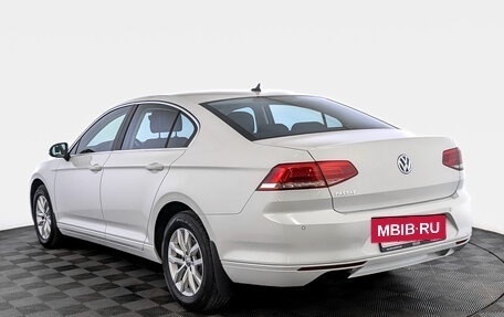 Volkswagen Passat B8 рестайлинг, 2019 год, 2 795 000 рублей, 7 фотография