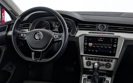 Volkswagen Passat B8 рестайлинг, 2019 год, 2 795 000 рублей, 26 фотография