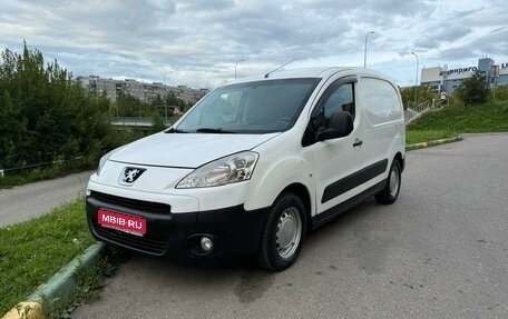 Peugeot Partner II рестайлинг 2, 2011 год, 715 000 рублей, 1 фотография