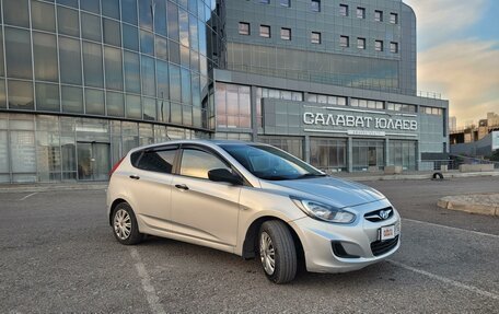 Hyundai Solaris II рестайлинг, 2013 год, 990 000 рублей, 2 фотография