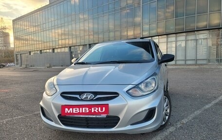 Hyundai Solaris II рестайлинг, 2013 год, 990 000 рублей, 3 фотография