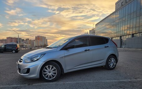 Hyundai Solaris II рестайлинг, 2013 год, 990 000 рублей, 6 фотография