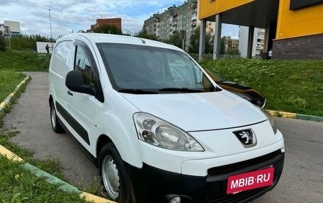 Peugeot Partner II рестайлинг 2, 2011 год, 715 000 рублей, 2 фотография