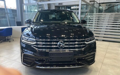 Volkswagen Tiguan II, 2023 год, 5 499 000 рублей, 3 фотография