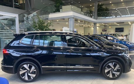 Volkswagen Tiguan II, 2023 год, 5 499 000 рублей, 4 фотография