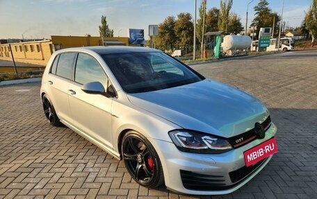 Volkswagen Golf GTI VII, 2016 год, 2 700 000 рублей, 2 фотография