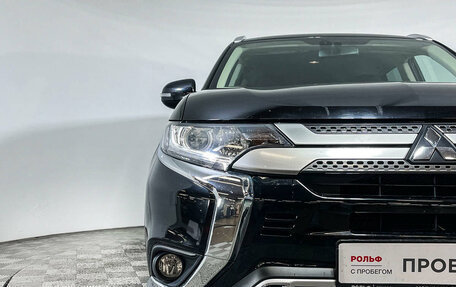 Mitsubishi Outlander III рестайлинг 3, 2018 год, 2 555 000 рублей, 16 фотография