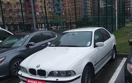 BMW 5 серия, 1998 год, 630 000 рублей, 1 фотография