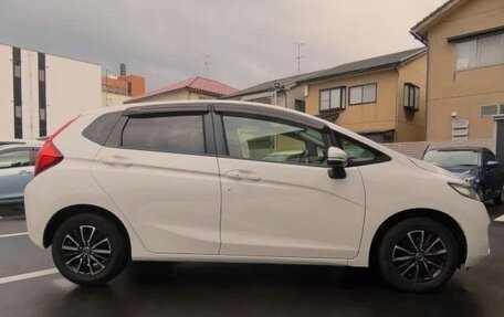 Honda Fit III, 2017 год, 800 000 рублей, 2 фотография