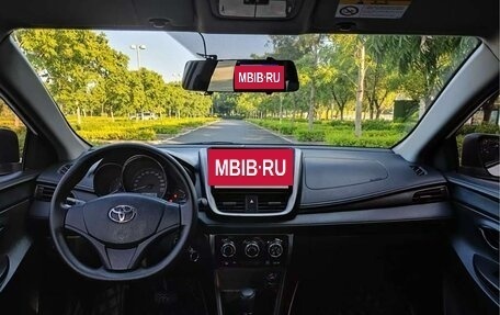 Toyota Yaris, 2020 год, 1 300 000 рублей, 8 фотография