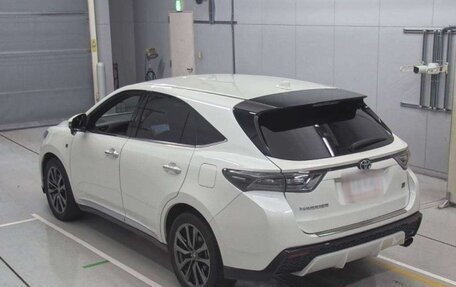 Toyota Harrier, 2019 год, 3 300 000 рублей, 4 фотография