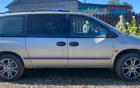 Chrysler Voyager III, 1997 год, 650 000 рублей, 2 фотография