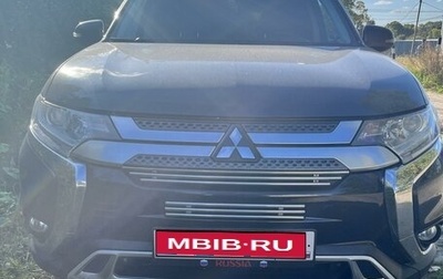 Mitsubishi Outlander III рестайлинг 3, 2019 год, 2 600 000 рублей, 1 фотография