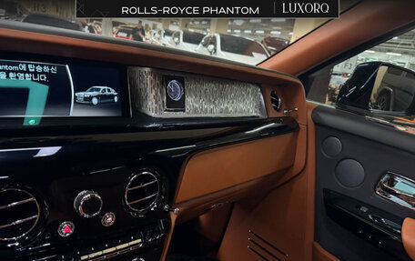 Rolls-Royce Phantom VIII, 2021 год, 48 000 000 рублей, 13 фотография