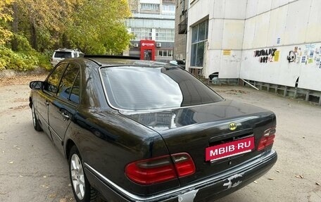 Mercedes-Benz E-Класс, 1997 год, 480 000 рублей, 5 фотография