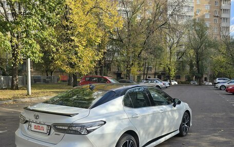 Toyota Camry, 2020 год, 3 850 000 рублей, 7 фотография