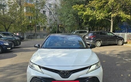 Toyota Camry, 2020 год, 3 850 000 рублей, 2 фотография