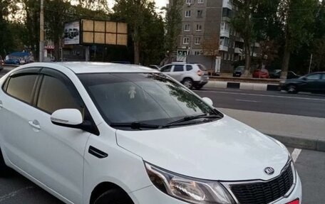 KIA Rio III рестайлинг, 2013 год, 990 000 рублей, 2 фотография