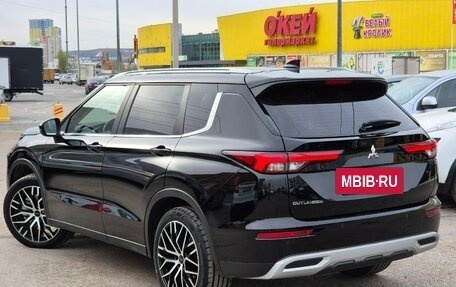 Mitsubishi Outlander, 2023 год, 4 199 000 рублей, 6 фотография