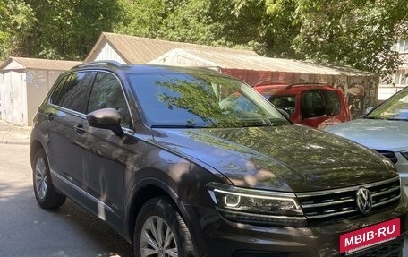 Volkswagen Tiguan II, 2017 год, 2 780 000 рублей, 2 фотография