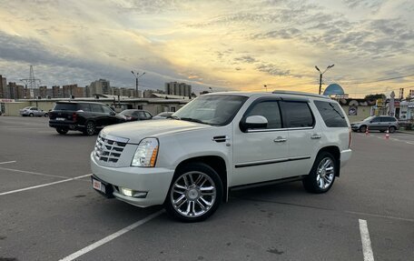 Cadillac Escalade III, 2012 год, 3 200 000 рублей, 2 фотография